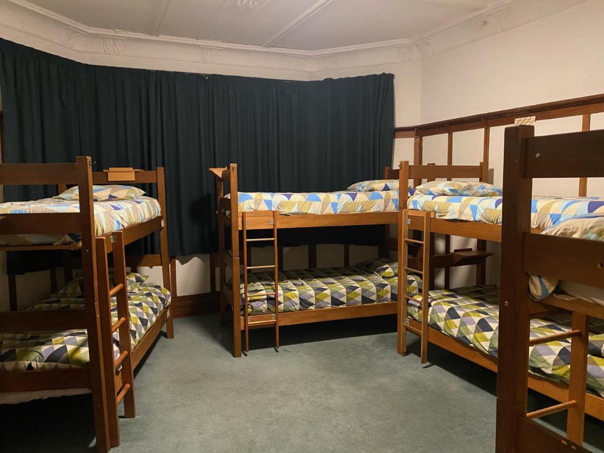 Manor House Backpackers Vandrarhem Dunedin Exteriör bild
